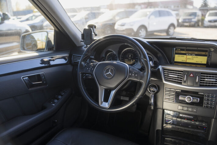 MERCEDES BENZ E250