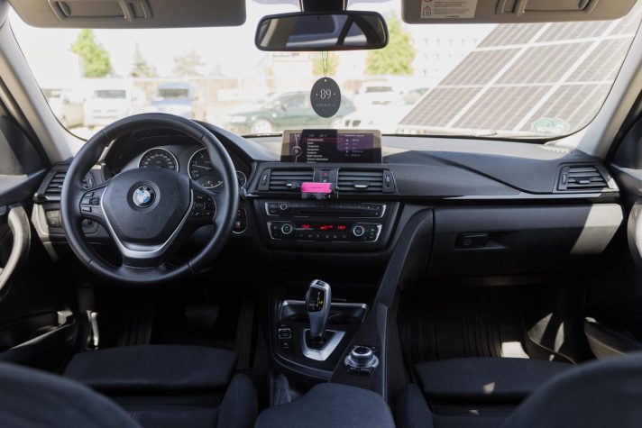 BMW 330