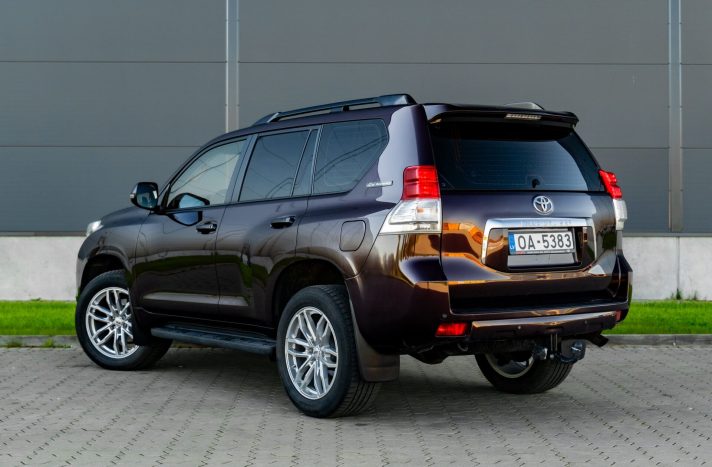 TOYOTA LAND CRUISER