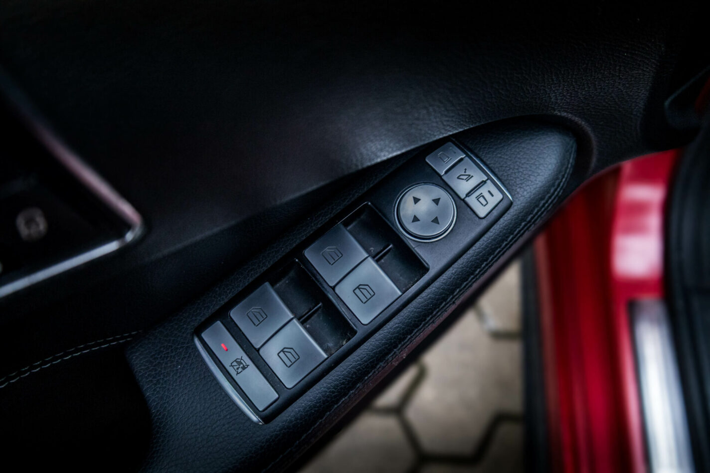 MERCEDES BENZ E200 CDI