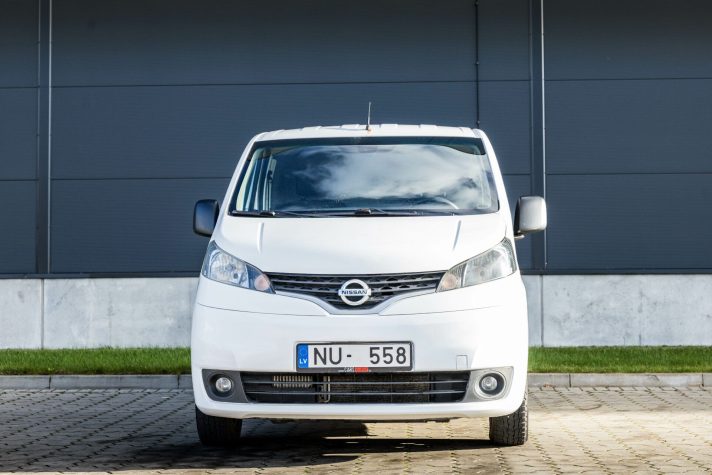 NISSAN NV200