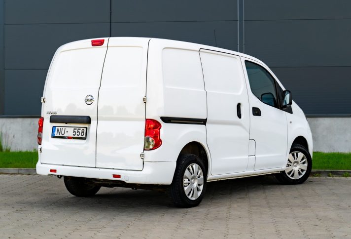 NISSAN NV200