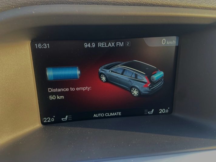Tikko ievests 2016. Gada modelis. Volvo. V60 Plug-In Hybrid Summum. 2.4D6 (162kw -220z/s diesel + 50Kw-68z/s Electro= 288z/s) Awd pilnpiedziņa.