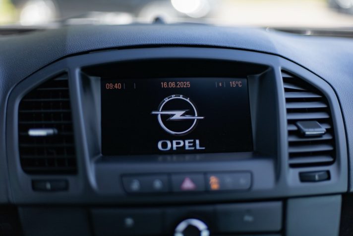 OPEL INSIGNIA SPORTS TOURER