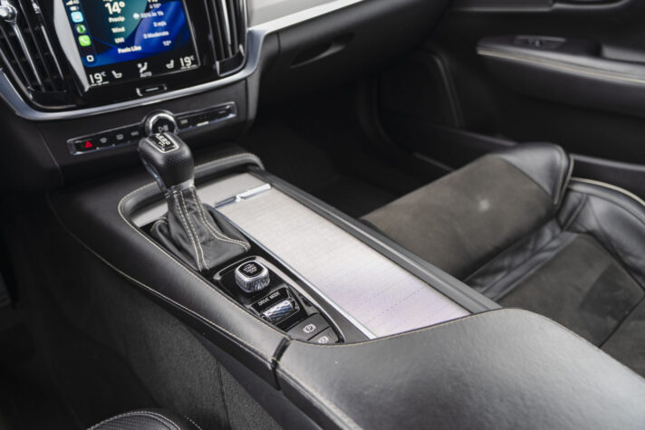 VOLVO V90 R-DESIGN
