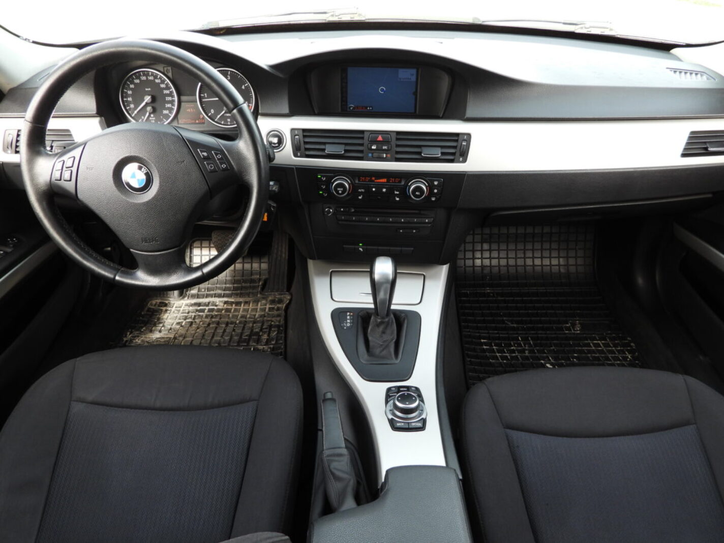 BMW 318 FACE-LIFT