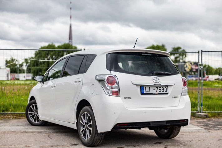TOYOTA VERSO