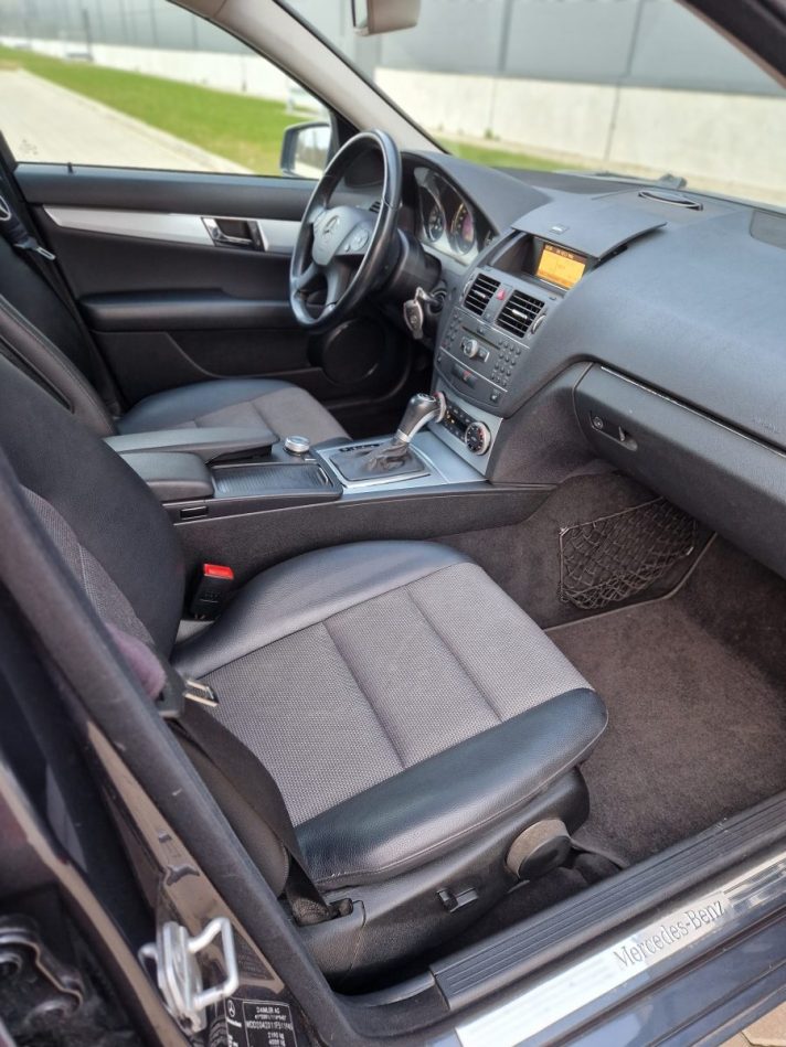 Tīko ievest no Beļģijas Mercedes C 200 Automātiskā ātrumkārba.