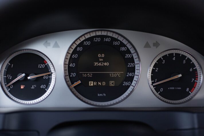 MERCEDES BENZ C200