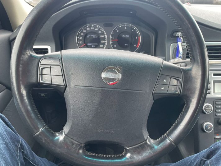 VOLVO V-70