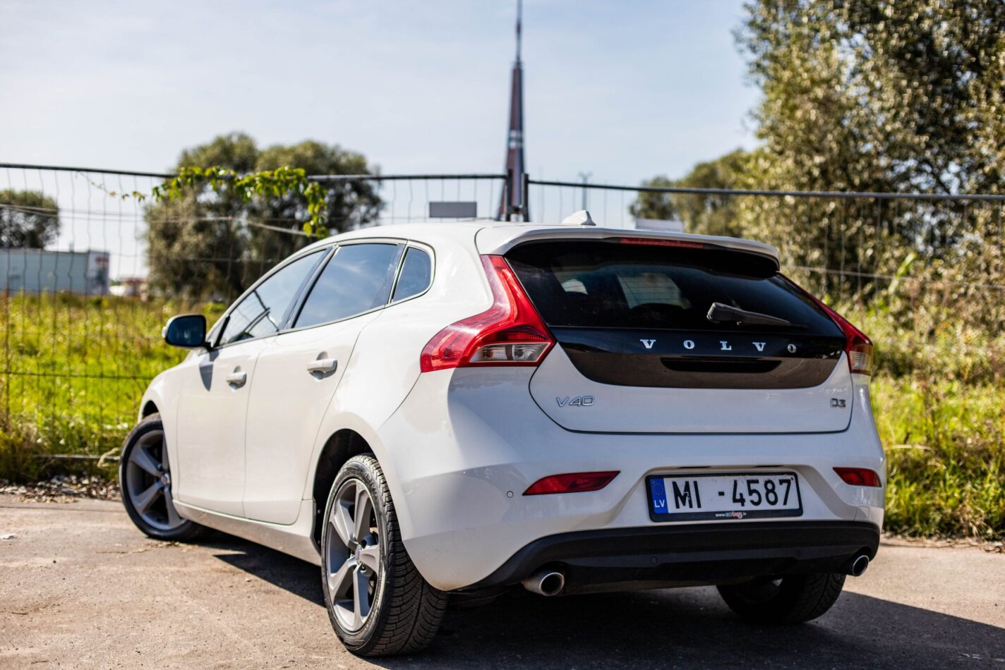 VOLVO V40