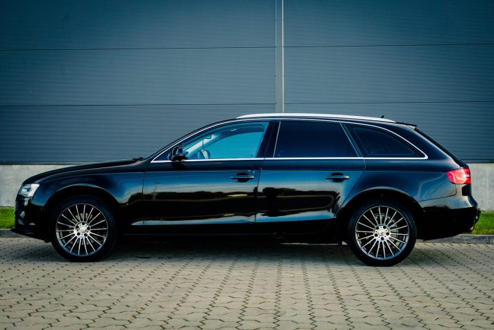 AUDI A4 AVANT
