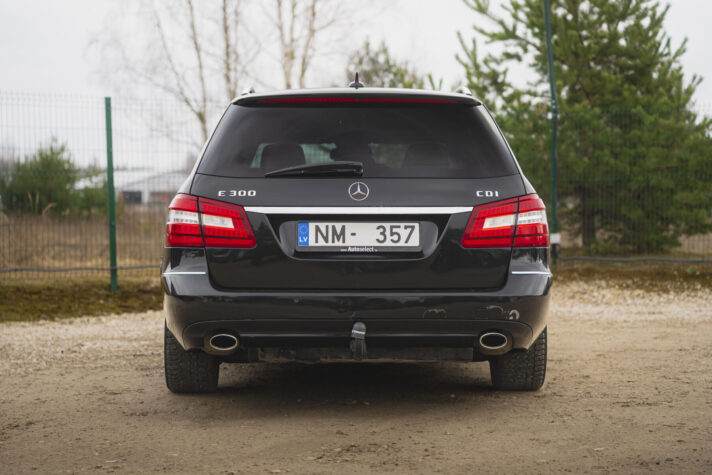 MERCEDES BENZ E300