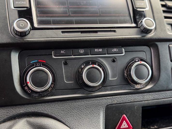 VW MULTIVAN STARTLINE