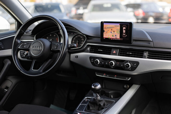 AUDI A4 AVANT