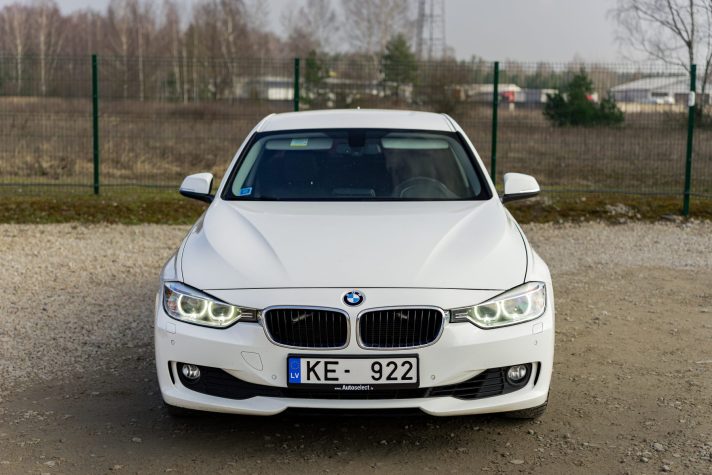 BMW 320 F30