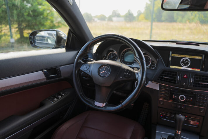 MERCEDES BENZ E250