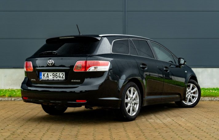 TOYOTA AVENSIS