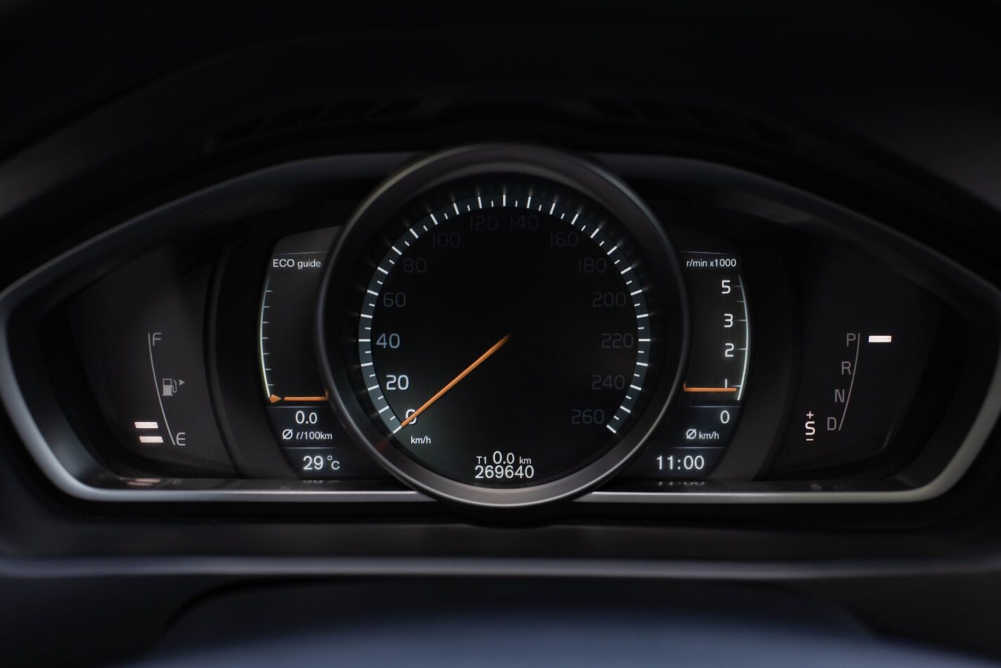 VOLVO V40