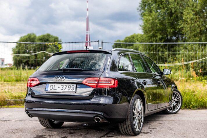 AUDI A4 AVANT