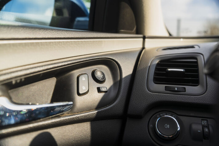 OPEL INSIGNIA SPORTS TOURER SW