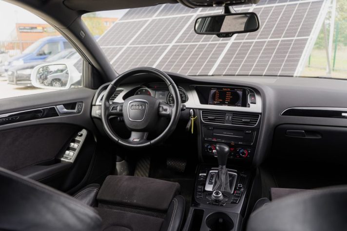 AUDI A4 AVANT QUATTRO