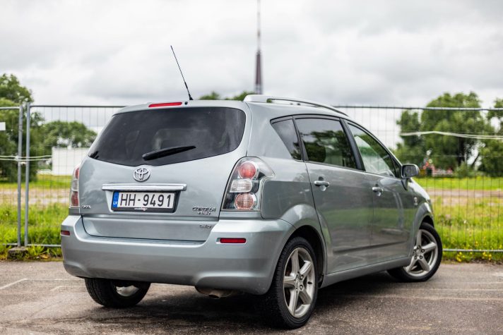 TOYOTA COROLLA VERSO