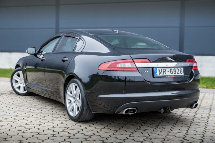 JAGUAR XF