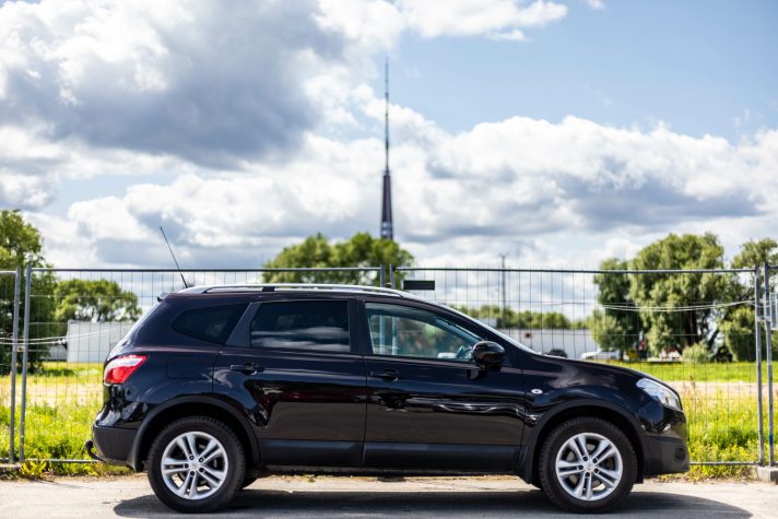 NISSAN QASHQAI +2