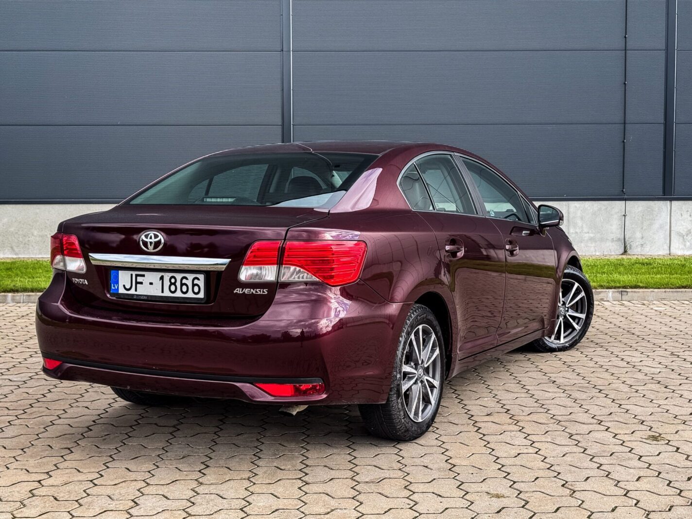 TOYOTA AVENSIS