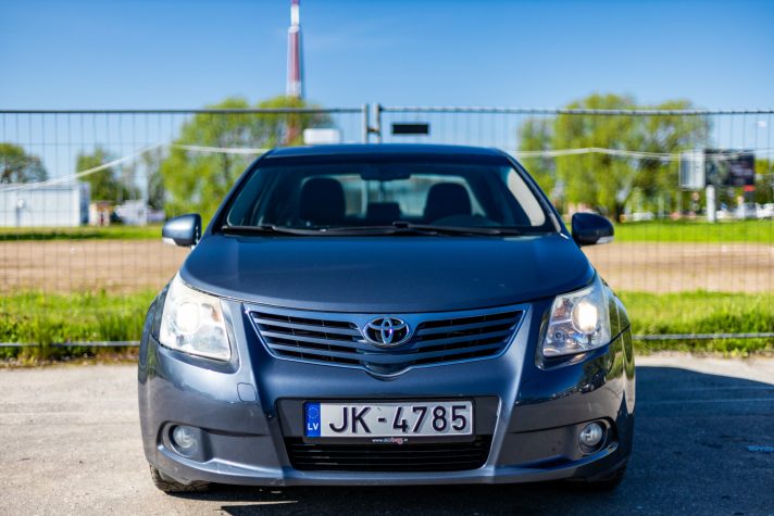 TOYOTA AVENSIS
