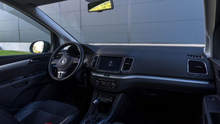 VW SHARAN