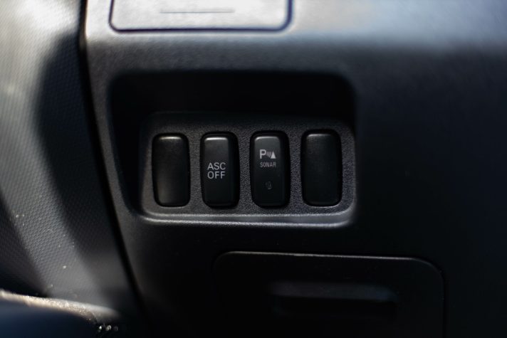PEUGEOT 4007