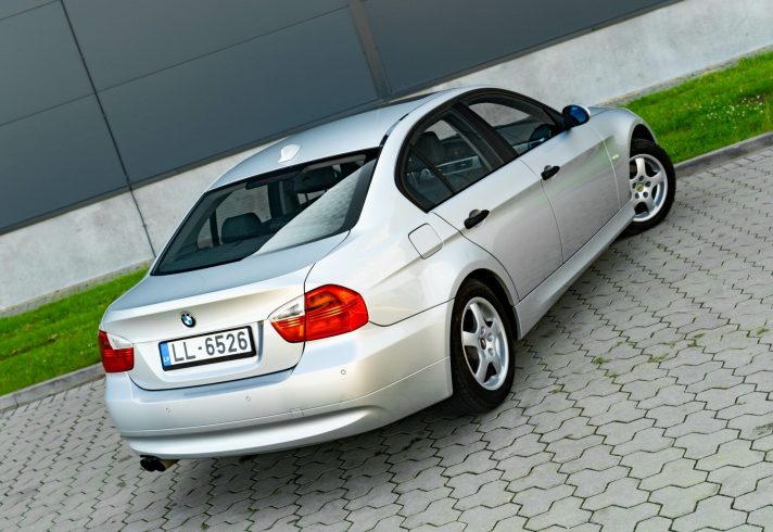 BMW 320