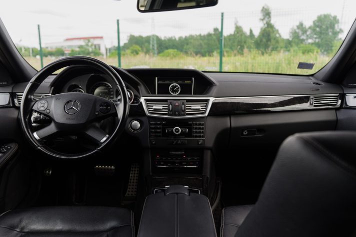 MERCEDES BENZ E350