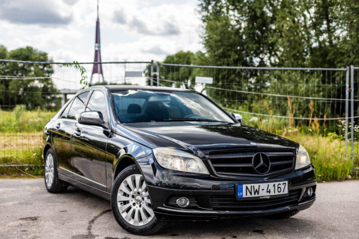 MERCEDES BENZ C220