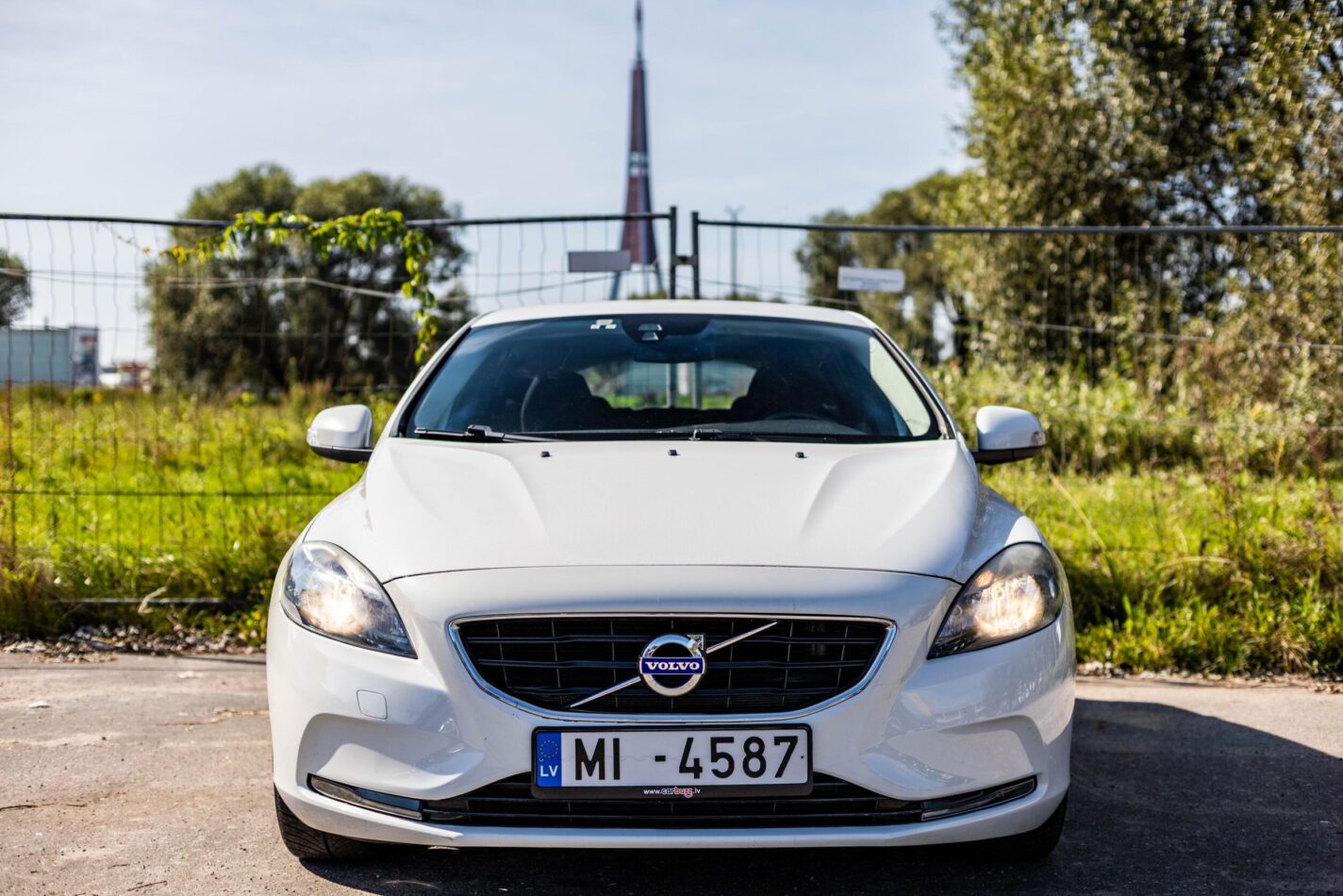 VOLVO V40