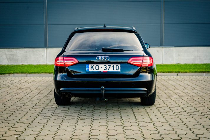 AUDI A4 AVANT