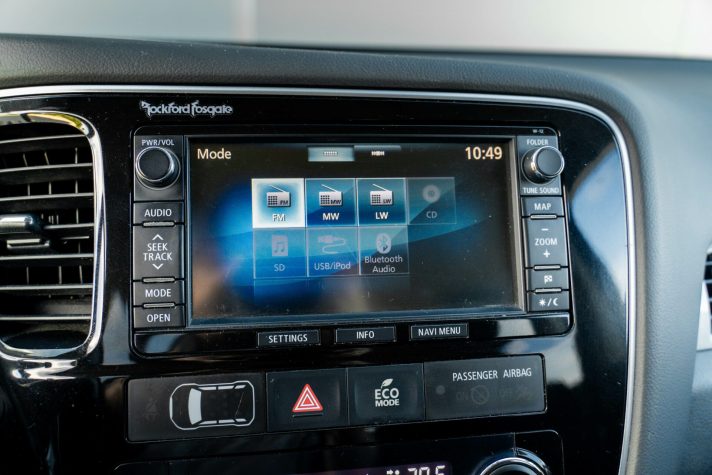 MITSUBISHI OUTLANDER