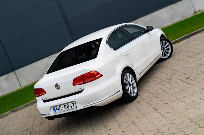 VW PASSAT