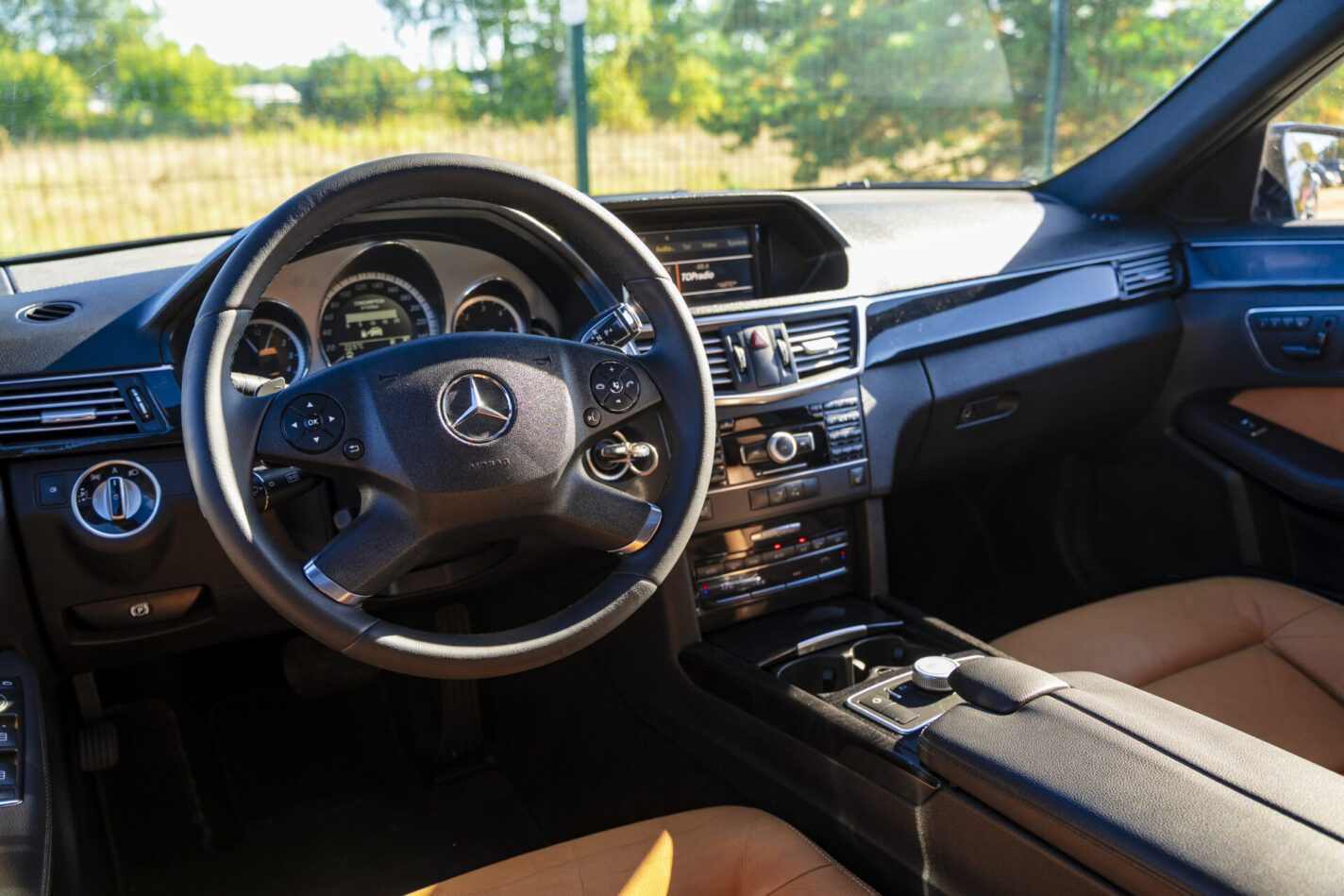 MERCEDES BENZ E300