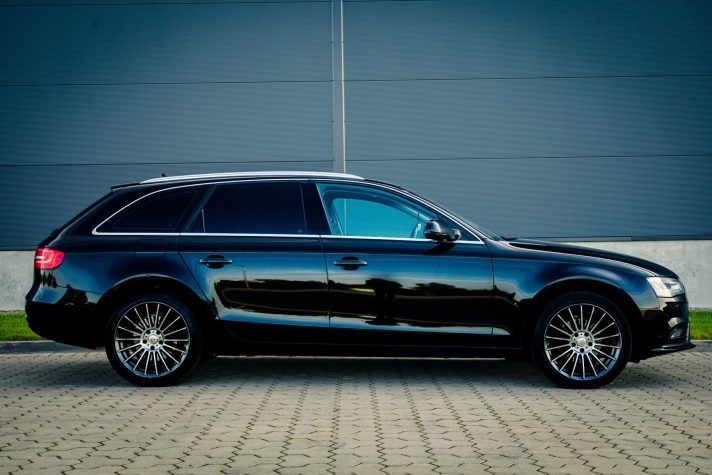 AUDI A4 AVANT