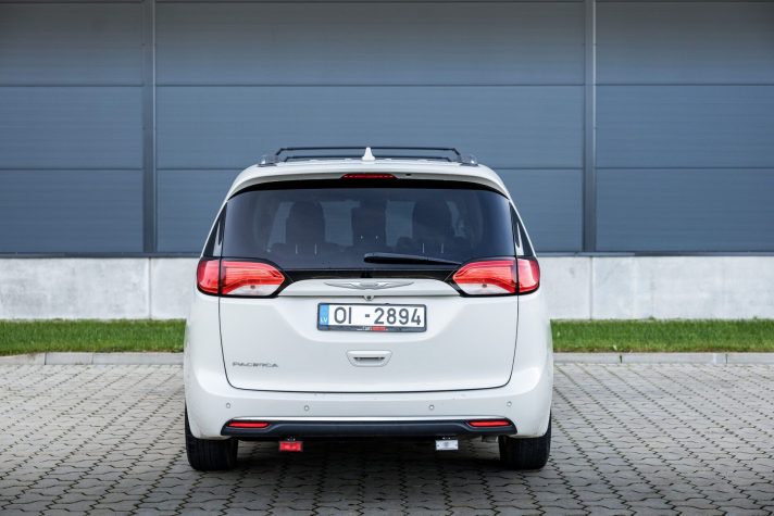 CHRYSLER PACIFICA