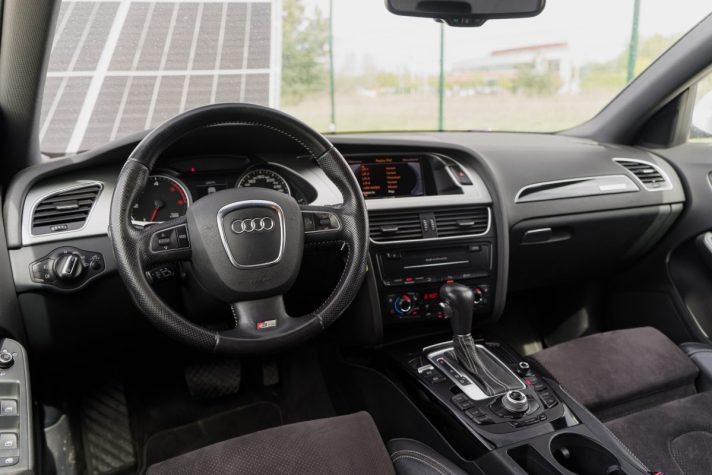 AUDI A4 AVANT QUATTRO