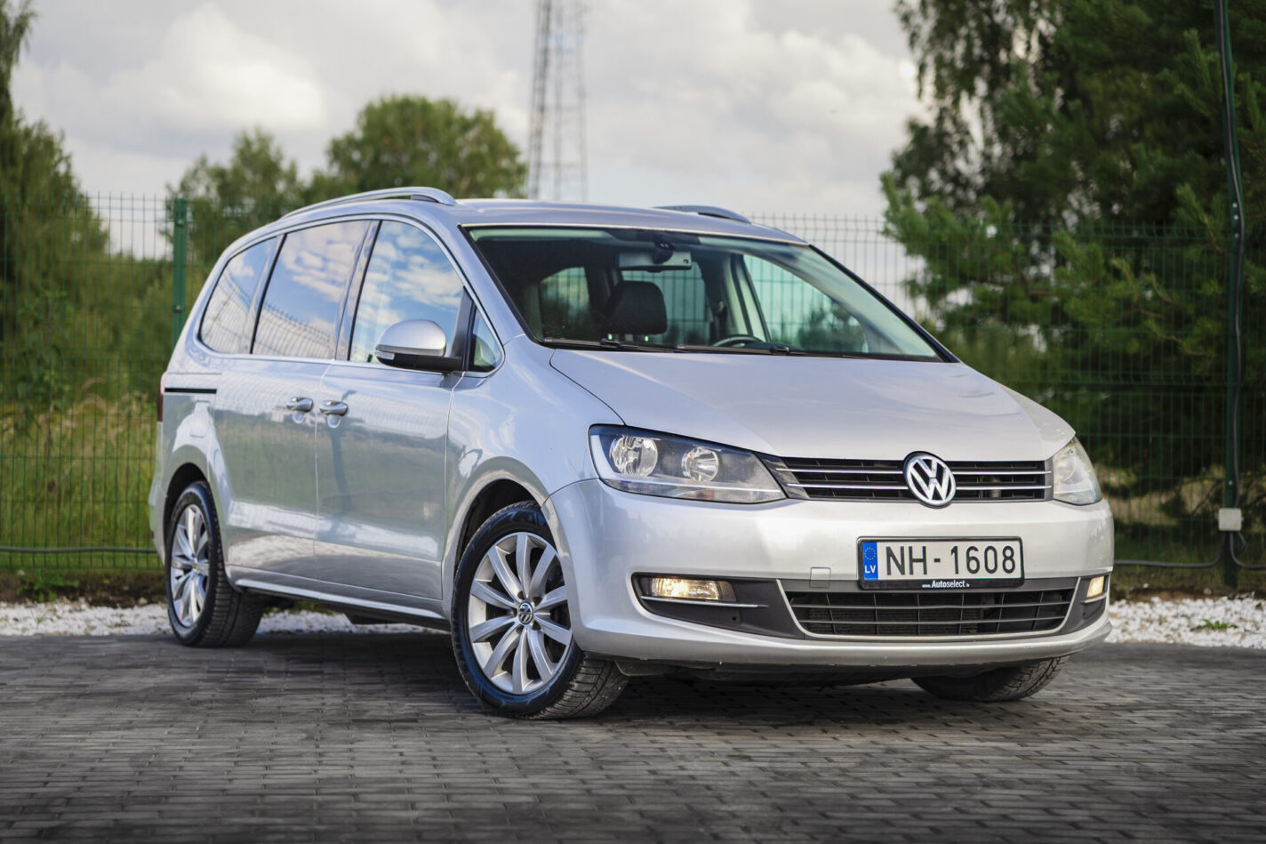 VW SHARAN