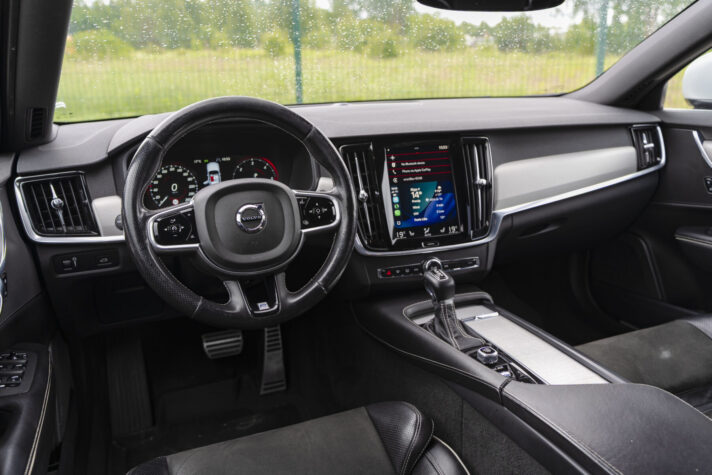 VOLVO V90 R-DESIGN