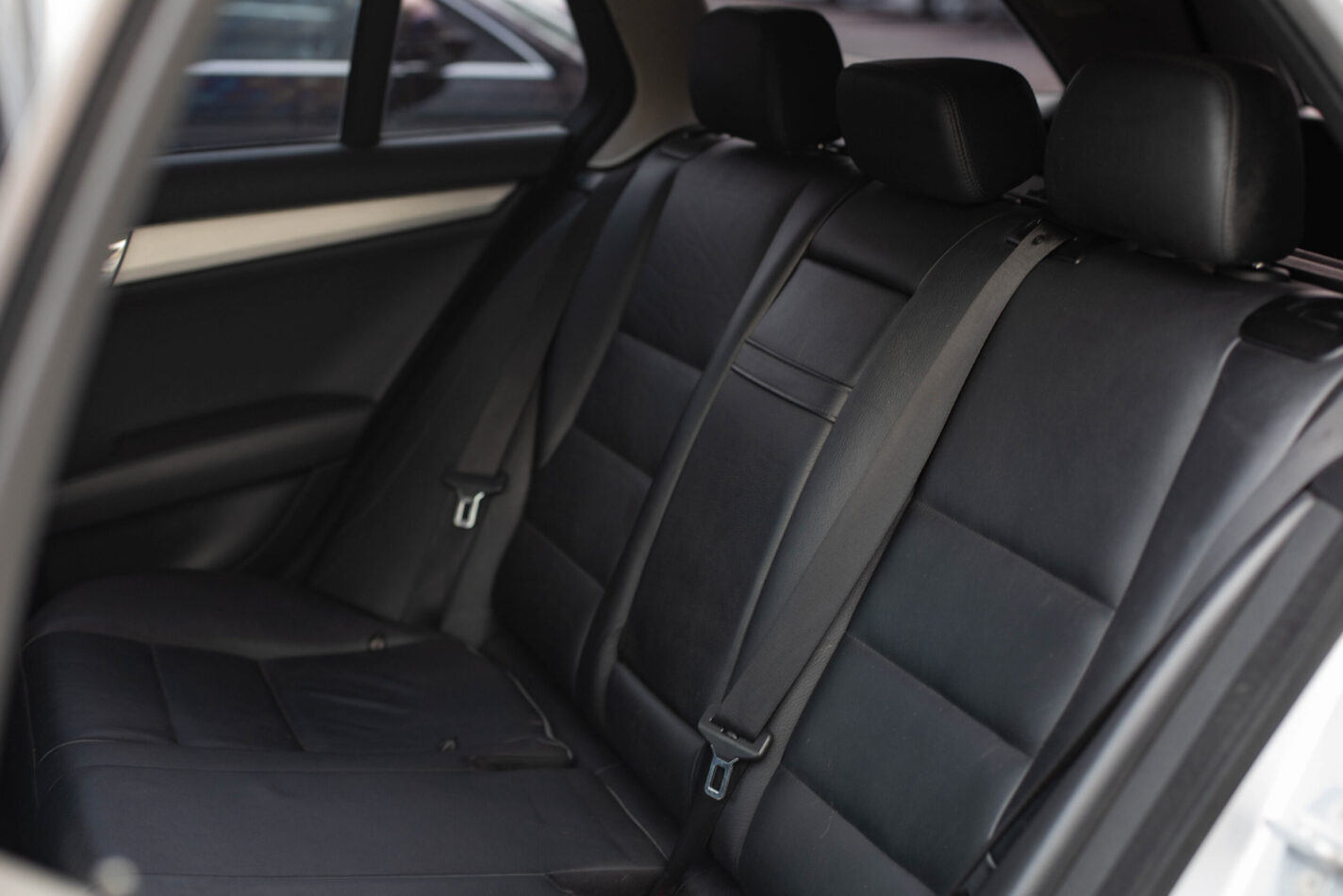 MERCEDES BENZ C320