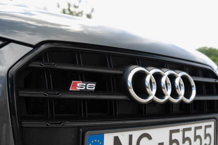 AUDI S6 AVANT