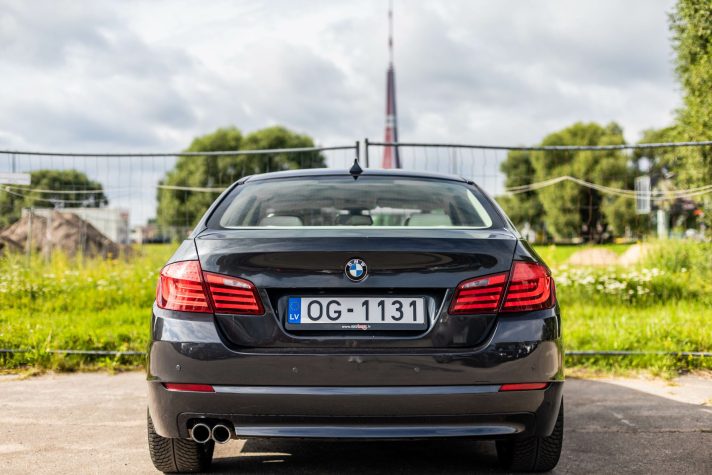 BMW 523