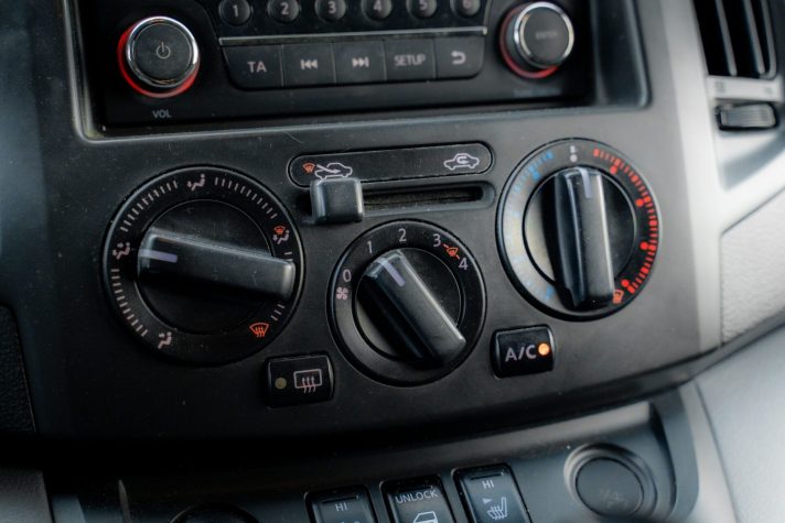 NISSAN NV200